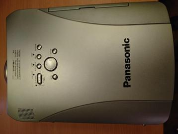 Projecteur vidéo Panasonic PT-L720E beschikbaar voor biedingen