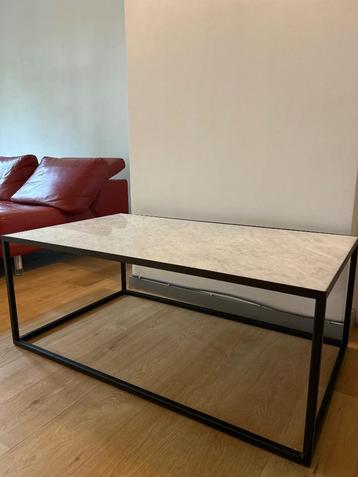 Salontafel marmer look & zwart staal beschikbaar voor biedingen