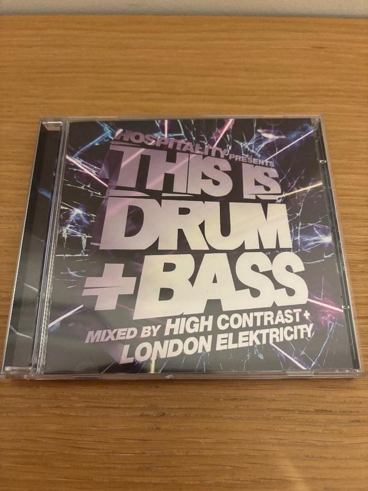 Cd - this is drum + bass, Cd's en Dvd's, Cd's | Dance en House, Zo goed als nieuw, Drum and bass, Ophalen of Verzenden