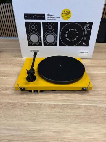 Pro-Ject |Colourful Audio E | Platenspeler | Satijn Geel beschikbaar voor biedingen