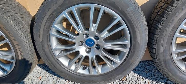 Ford alu velgen met winterbanden, Autos : Pièces & Accessoires, Pneus & Jantes, Pneus et Jantes, Pneus hiver, 17 pouces, 235 mm