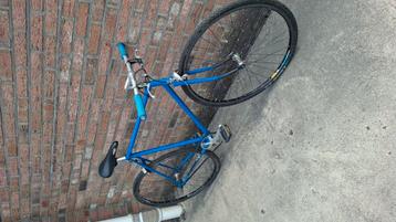 28 inch cross bike beschikbaar voor biedingen