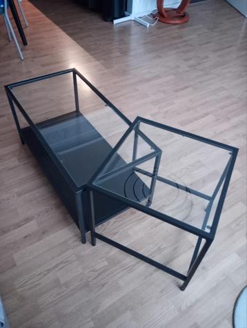 Double tables de salon encastrables disponible aux enchères