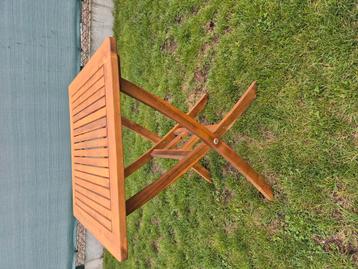 Houten teak inklapbare tafel  beschikbaar voor biedingen