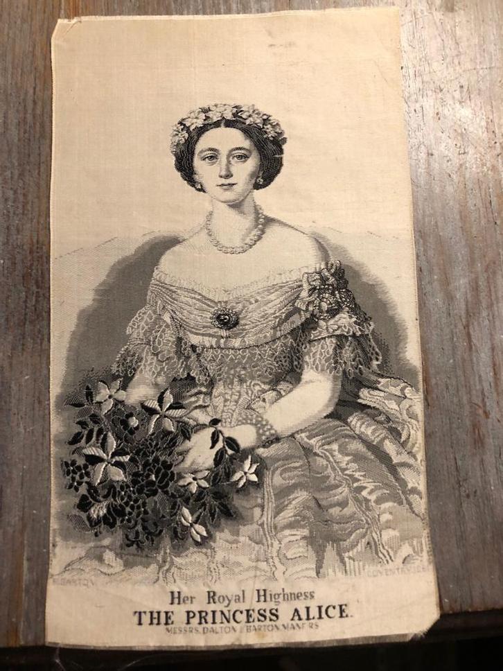 Fijn zijden borduurwerk, Hare Koninklijke Hoogheid, Prinses, Antiek en Kunst, Kunst | Overige Kunst, Ophalen