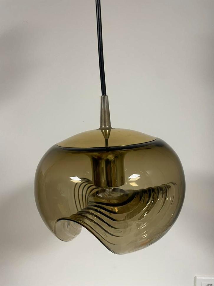 Gegolfde rookglazen Futura hanglamp van Peill & Putzler 1970, Huis en Inrichting, Lampen | Hanglampen, Zo goed als nieuw, Ophalen of Verzenden