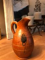 Pichet brun en grès vintage, Antiquités & Art, Antiquités | Céramique & Poterie, Enlèvement ou Envoi