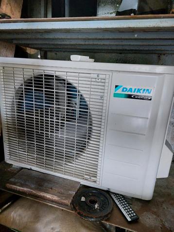 unité extérieure de pompe à chaleur de climatisation daikin