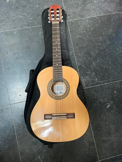 Santos y Mayor 3-4 Gitaar en Gitaarhoes, Muziek en Instrumenten, Snaarinstrumenten | Gitaren | Akoestisch, Zo goed als nieuw, Ophalen