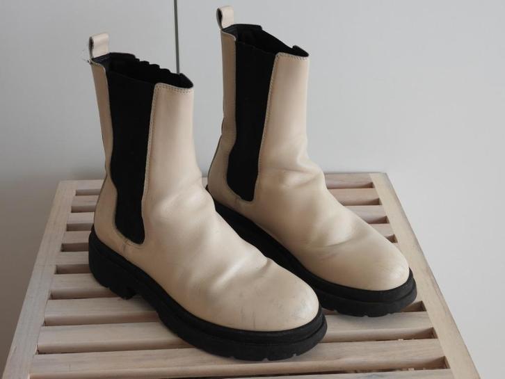 Chelsea boots - crème kleur - mt 41, Kleding | Dames, Schoenen, Gedragen, Lage of Enkellaarzen, Beige, Ophalen of Verzenden