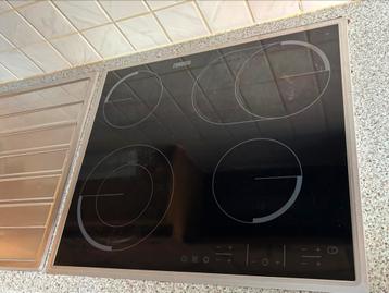Taques de cuisson vitro Zanussi, Electroménager, Tables de cuisson, Enlèvement, Comme neuf