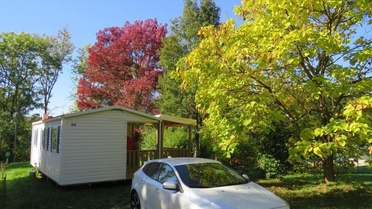 Stacaravan met staanplaats aan een meer, Franse Ardennen, Caravans en Kamperen, Stacaravans, tot en met 4, Ophalen of Verzenden