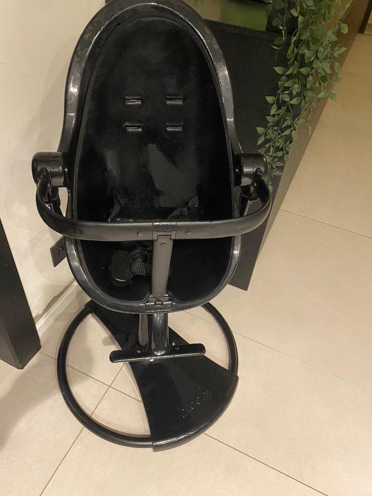 Fresco Bloom zwarte eetstoel met alle accessoires, Kinderen en Baby's, Kinderstoelen, Zo goed als nieuw, Meegroeistoel, Aanschuifbaar