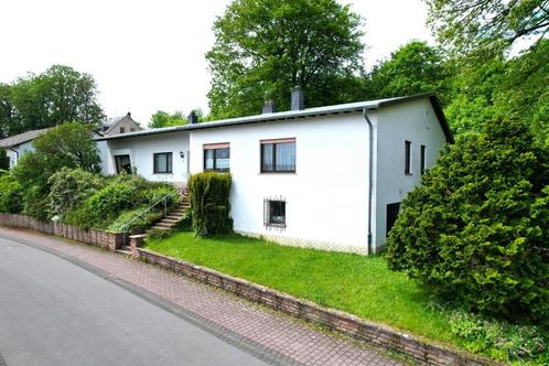 Rustig gelegen, ruime bungalow in de Eifel nabij grens, Immo, Buitenverblijven te koop