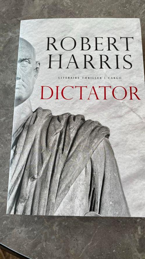 Robert Harris - Dictator, Boeken, Thrillers, Zo goed als nieuw, België, Ophalen of Verzenden