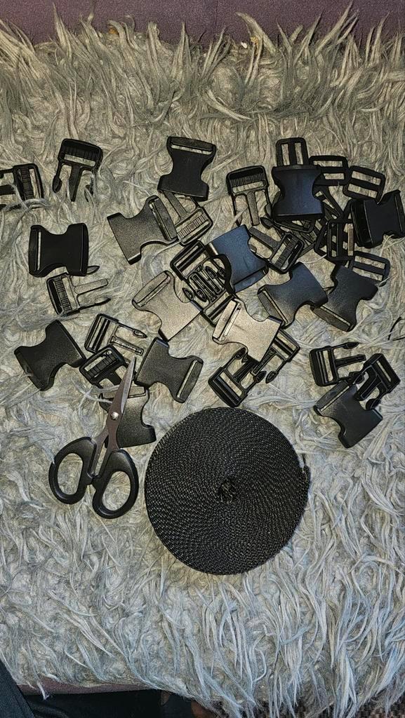 Verkoopadvertentie – 15 Delige Set Gespen + Band (DIY Sluiti, Kleding | Dames, Overige Dameskleding, Ophalen of Verzenden