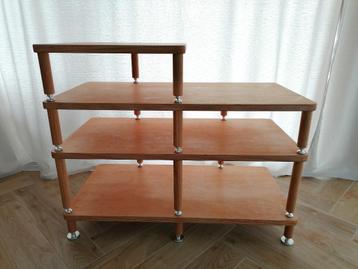 Plank voor stereosysteem met hifi-rack beschikbaar voor biedingen