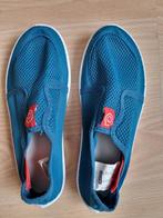 Chaussures d'eau bleues - taille 36-37, Sports nautiques & Bateaux, Femme ou Homme, Chaussures de voile ou de surf, Utilisé, Decathlon