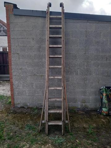 driedelige ladder beschikbaar voor biedingen