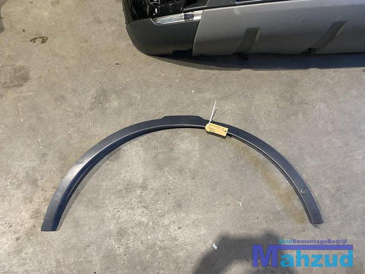 LANDROVER DISCOVERY 5 LR Rechts voor bumper strip lijst 2018, Auto-onderdelen, Overige Auto-onderdelen, Land Rover, Gebruikt, Ophalen of Verzenden