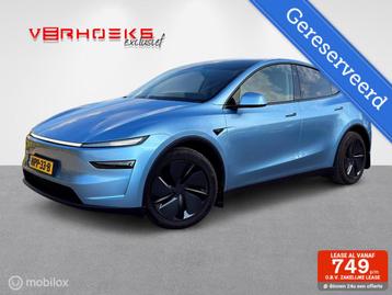 Tesla Model Y RWD in Glacier Blue – 4.500 km, trekhaak beschikbaar voor biedingen