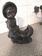 Beeld meisje met kinderwagen, Ophalen of Verzenden, Zo goed als nieuw, Mens