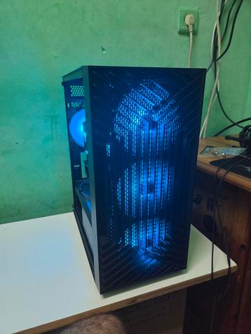 Gaming pc beschikbaar voor biedingen