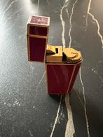 Must de Cartier rood gelakte aansteker Pentagon-model, Verzamelen, Rookartikelen, Aanstekers en Luciferdoosjes, Ophalen of Verzenden