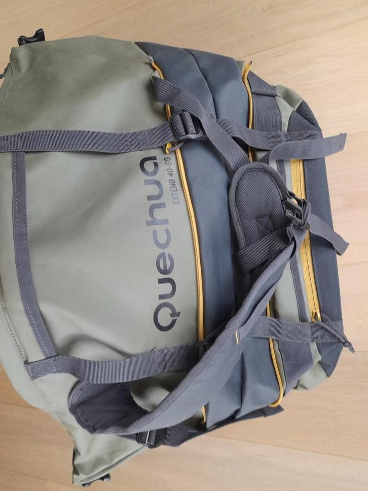 Quechua duffeltas 40-60 liter, Handtassen en Accessoires, Tassen | Rugtassen, Zo goed als nieuw, Trekking, Ophalen of Verzenden