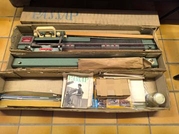 machine à tricoter PASSAP M-201 + accessoires AC-M-201 beschikbaar voor biedingen