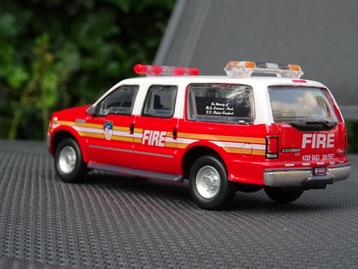 2001 Ford Excursion "New York Fire Dept" - 1/50 beschikbaar voor biedingen