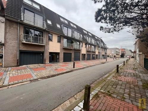 Garage te koop in Bredene, Immo, Garages en Parkeerplaatsen