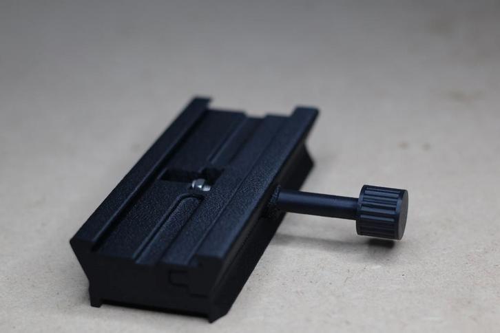 Arca swiss (M) to Manfrotto adapter (F), Audio, Tv en Foto, Fotografie | Statieven en Balhoofden, Nieuw, Ophalen of Verzenden