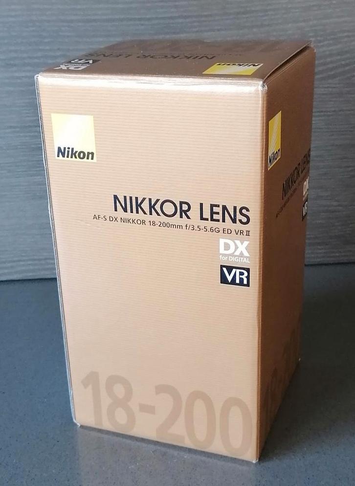 Nikon AF-S DX NIKKOR 18-200mm f/3.5-5.6G ED VR II, Audio, Tv en Foto, Foto | Lenzen en Objectieven, Zo goed als nieuw, Zoom, Ophalen