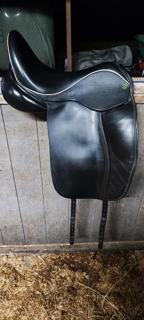 Dressuurzadel Hulsebos, Dieren en Toebehoren, Paarden en Pony's | Zadels, Zo goed als nieuw, Dressuur, Ophalen of Verzenden