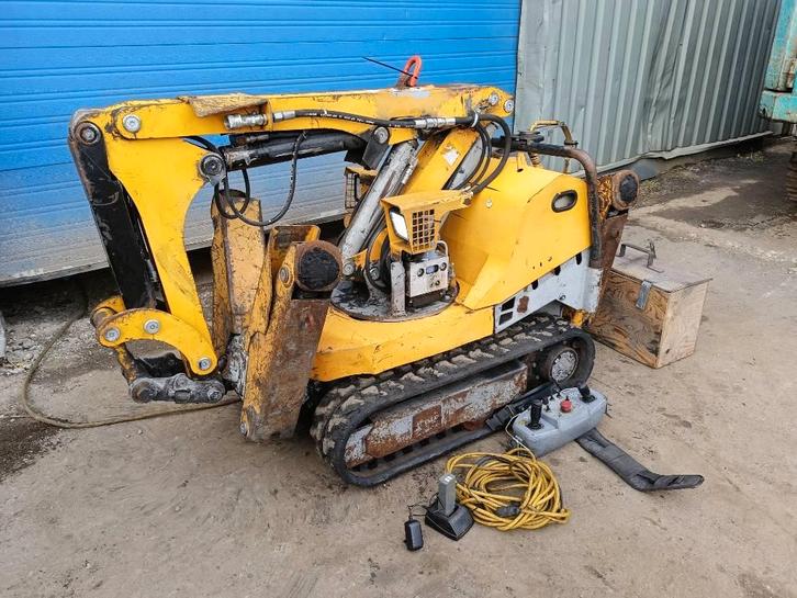Brokk 90 husqvarna robot remote excavator digger bagger, Articles professionnels, Machines & Construction | Grues & Excavatrices