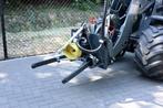 Werktuigdrager met PTO kniklader, Ophalen