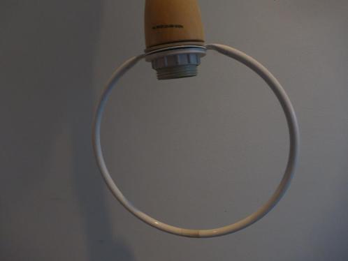 Suspension blanche vintage pour éclairage original, Maison & Meubles, Lampes | Suspensions, Comme neuf, 50 à 75 cm, Bois, Synthétique