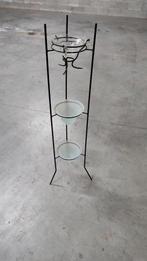 étagère pot pourri, Enlèvement