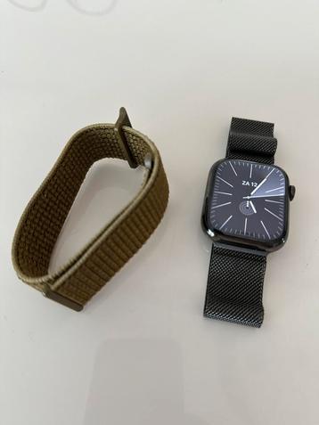 Apple watch series 7 Titanium 45 - als nieuw !!! Met oplader beschikbaar voor biedingen