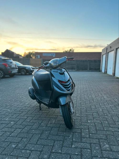 Piaggio zip iget e5, Fietsen en Brommers, Scooters | Piaggio, Zo goed als nieuw, Zip, Ophalen