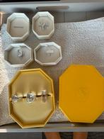 set van 3 ringen en een paar oor, Verzamelen, Ophalen, Nieuw