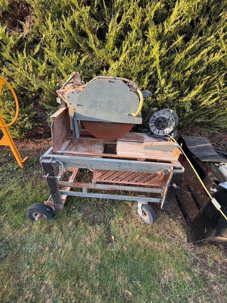 Tafelzaag voor stenen van 14 breed plat te zagen, Doe-het-zelf en Bouw, Gereedschap | Zaagmachines, Gebruikt, Overige typen, 1200 watt of meer