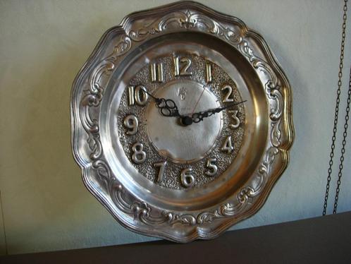 Klok „E T A I N - P U R”, diameter 29 cm, werkt, Antiek en Kunst, Antiek | Tin, Ophalen of Verzenden