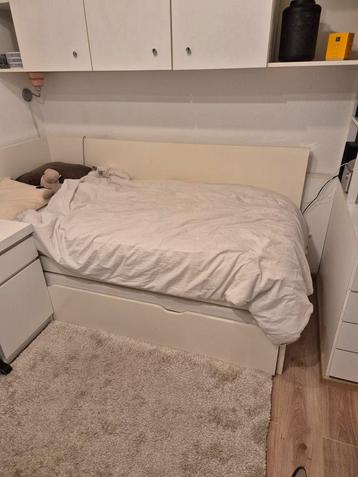 Ikea 90x200 hoog hoekbedframe+lattenveer+matras beschikbaar voor biedingen