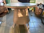 Ronde rieten tafel met 2 rieten stoelen, Tuin en Terras, Ophalen, Zo goed als nieuw