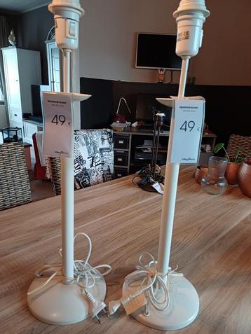2 pieds de lampe neufs avec étiquettes H 60cm 