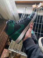 JORDAN 1 PINE GREEN BLACK size 43, Zo goed als nieuw, Verzenden