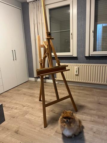 Talens driepoots schilderezel beschikbaar voor biedingen