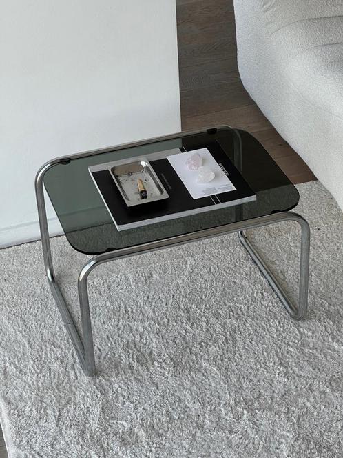 Vintage chroom bijzettafel met gerookt glas, bauhaus stijl, Huis en Inrichting, Tafels | Sidetables, Zo goed als nieuw, Glas, Ophalen
